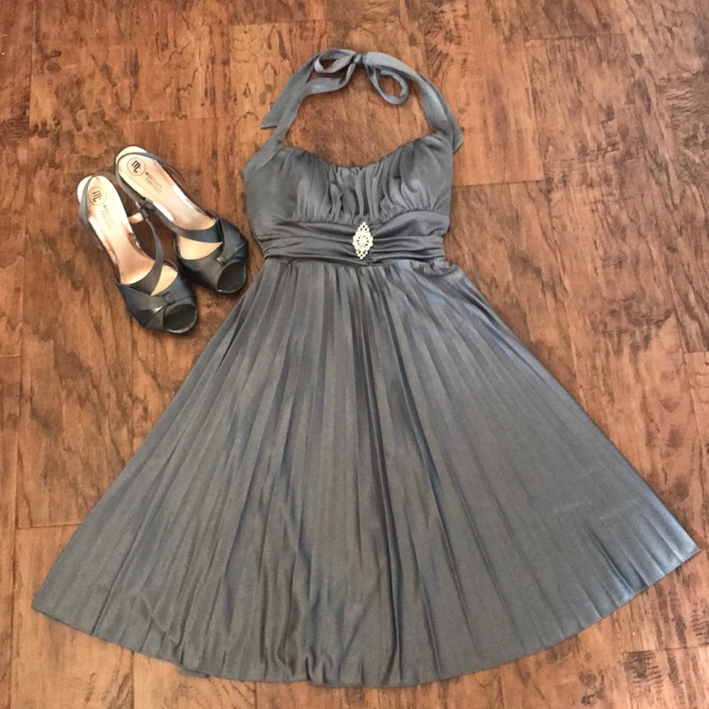 Gray halter top dress juniors medium.